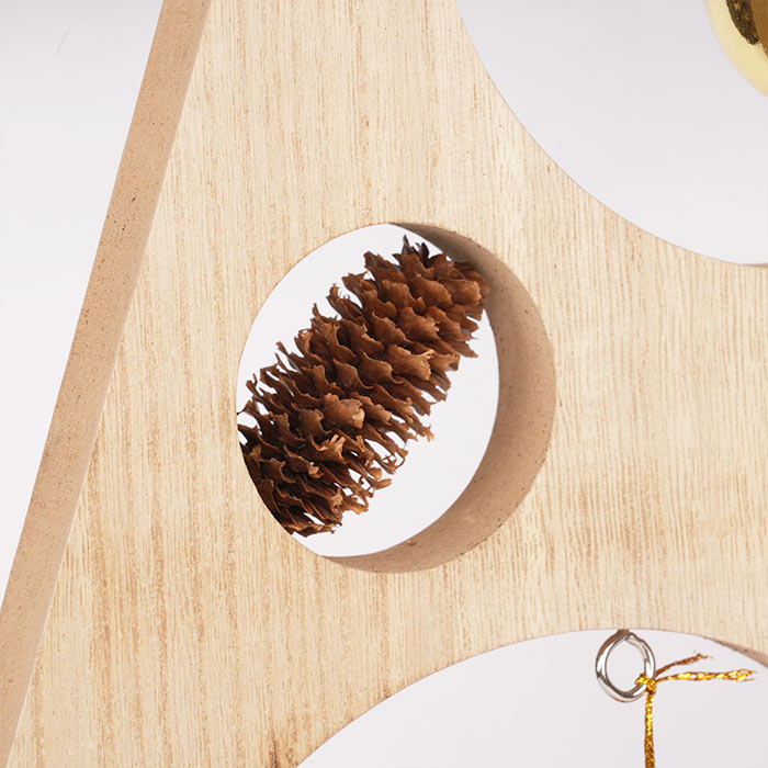 Hanging ornament construction for wholesale inspection